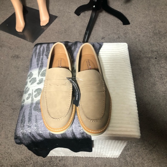 Tommy Hilfiger Men’s Suede Loafer Size 8.5 - Picture 3 of 5